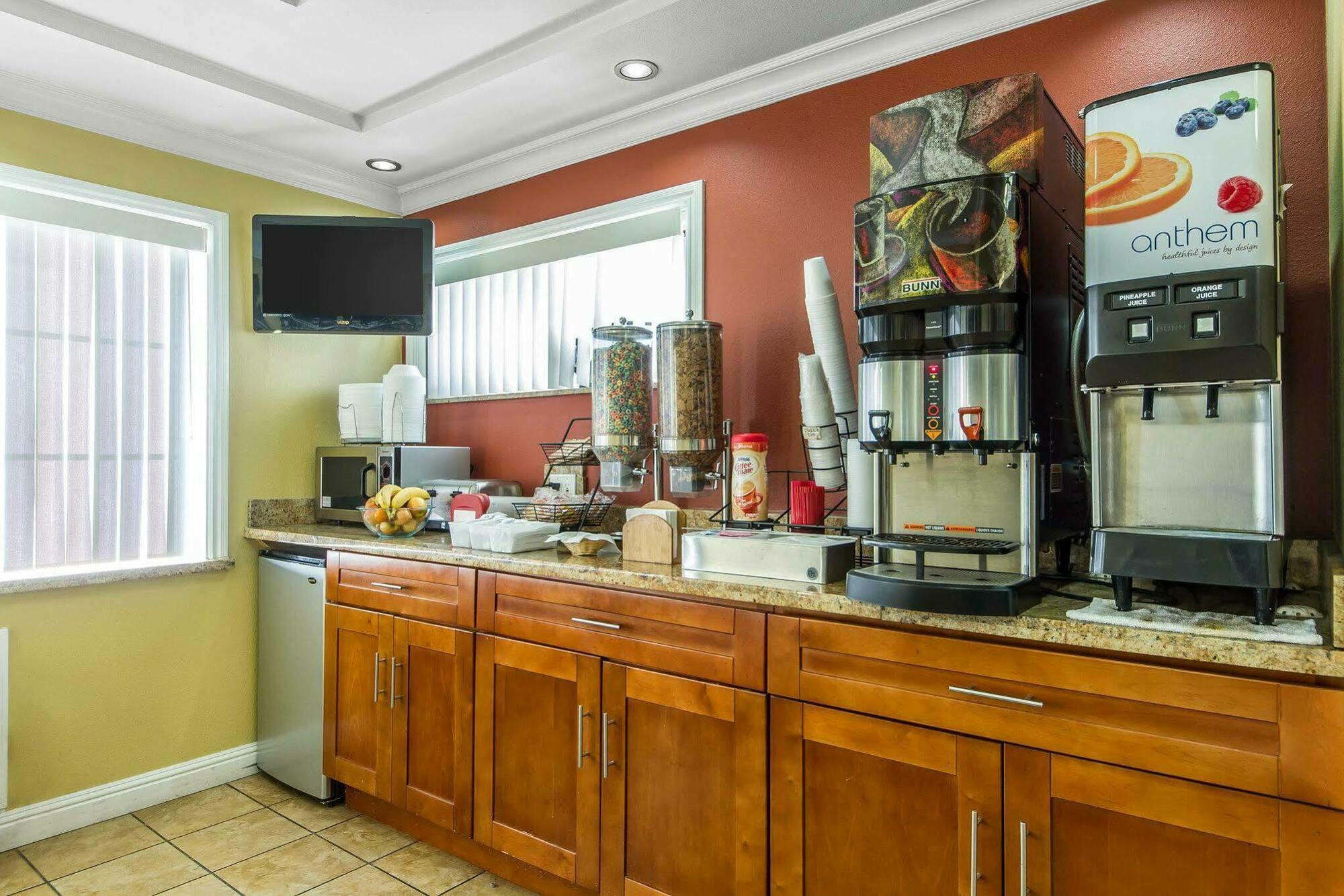 Rodeway Inn & Suites Near The Coliseum & Arena Ώκλαντ Εξωτερικό φωτογραφία