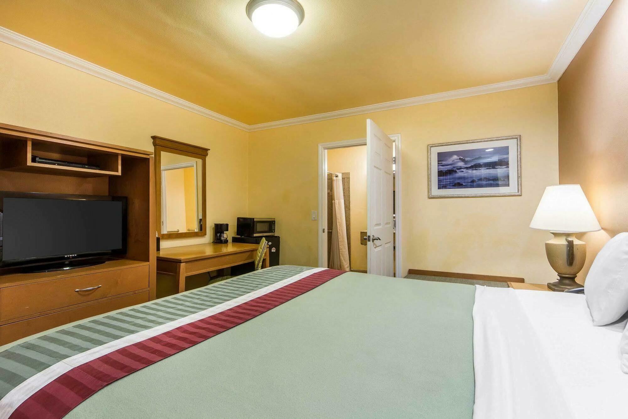 Rodeway Inn & Suites Near The Coliseum & Arena Ώκλαντ Εξωτερικό φωτογραφία