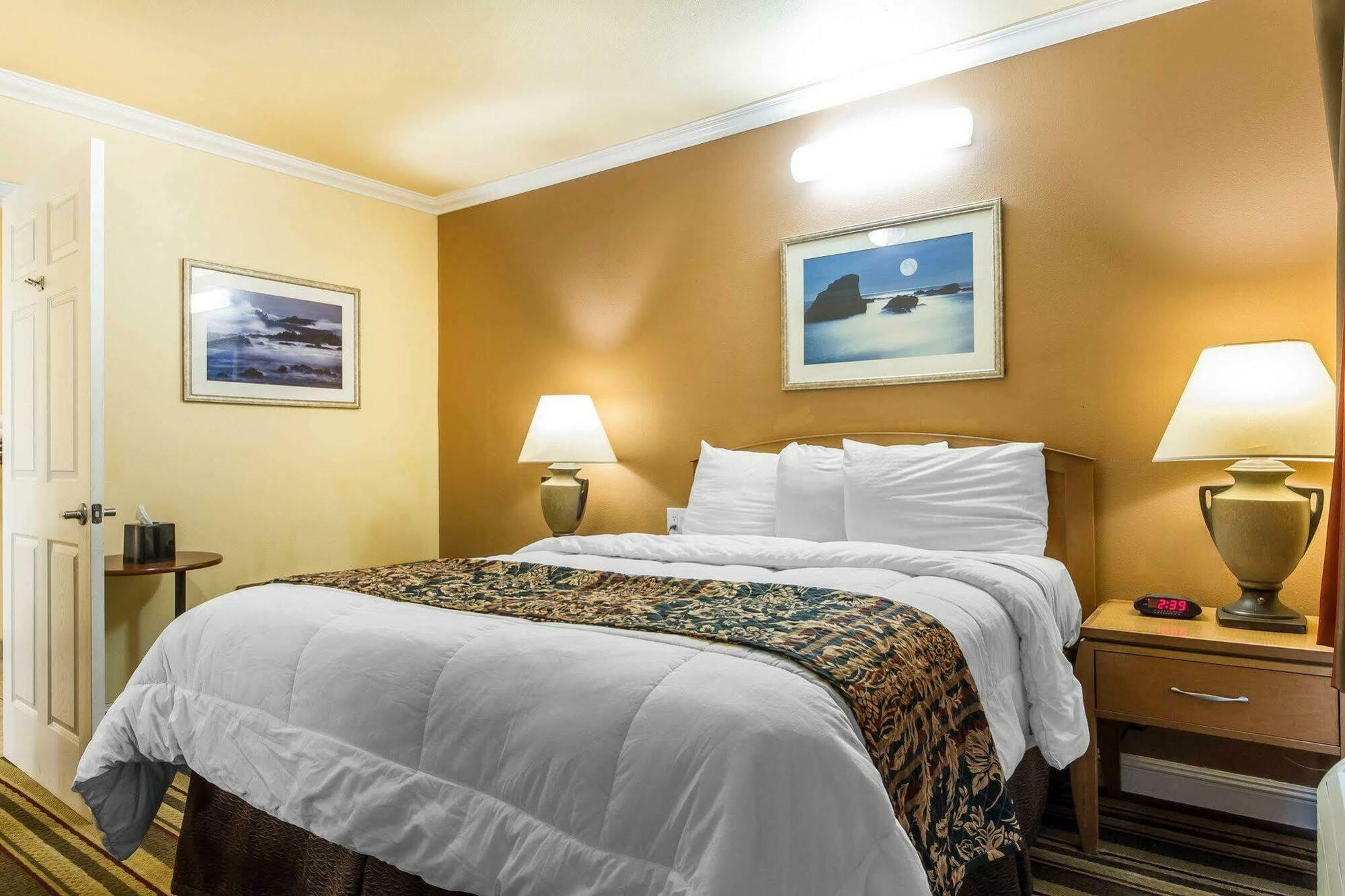 Rodeway Inn & Suites Near The Coliseum & Arena Ώκλαντ Εξωτερικό φωτογραφία